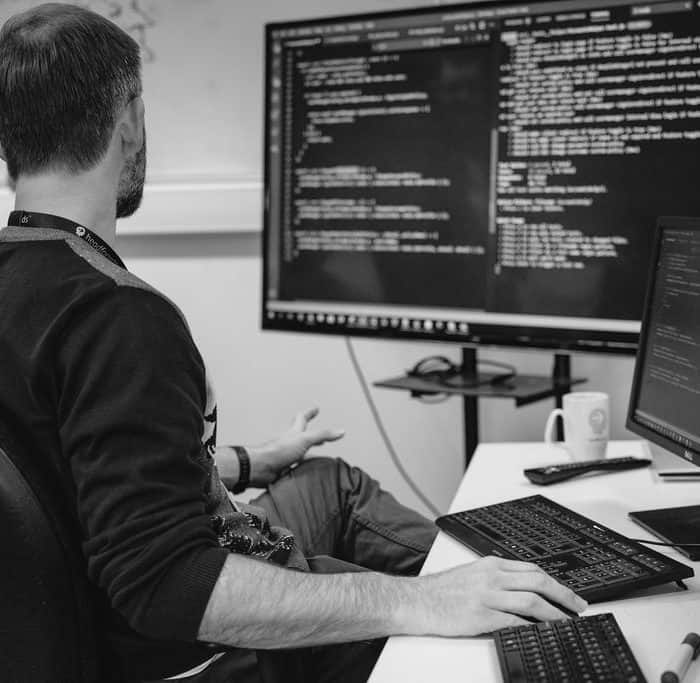 Headforwards provides bespoke Software Development Services